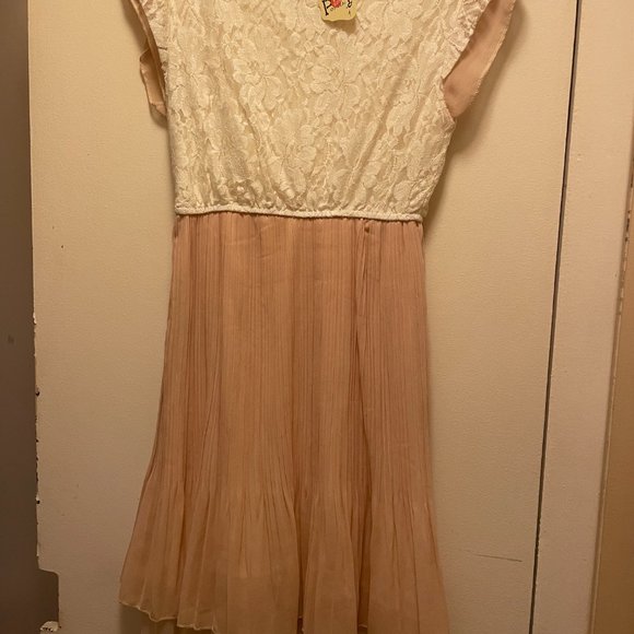 Fully Lined Lace Bodice Dress - Picture 4 of 8